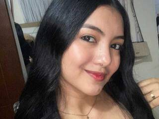 Chat vidéo érotique Emi-latingirl