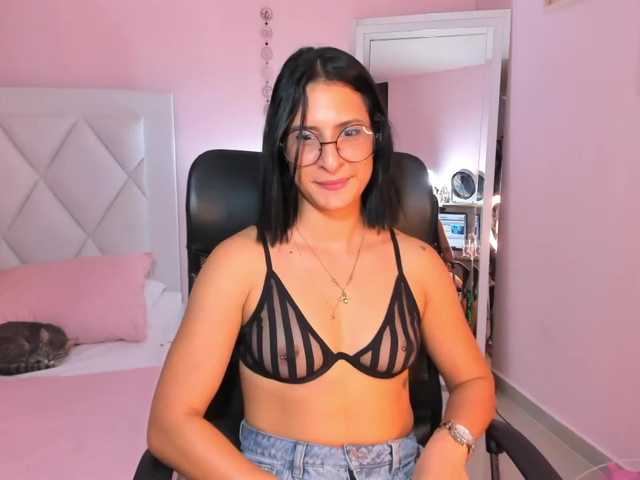 Photos EMIILYJAMESS roll dice for hot prizes / make me vibe♥ #fit #bigass #squirt #anal #muscle #feet #company #lovense #fumadoras #Weed #drink #latina #pelinegras #tetasnormales