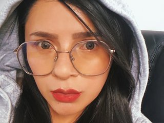 Chat vidéo érotique EMILI-EVANS