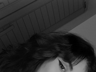 Chat vidéo érotique Emyli-rousse-