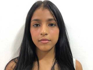 Chat vidéo érotique emyll01