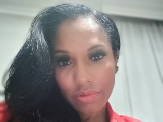 Chat vidéo érotique Estrelalua32