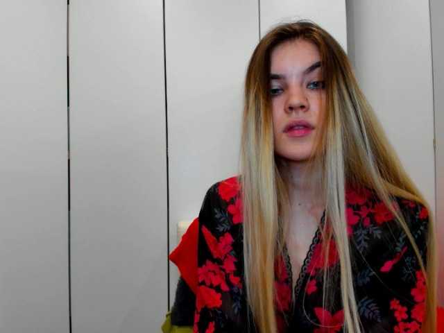 Photos evalovia69 Hello Guys welcome to my room, #cum see how a good show look like with a #fit #horny # latina girl