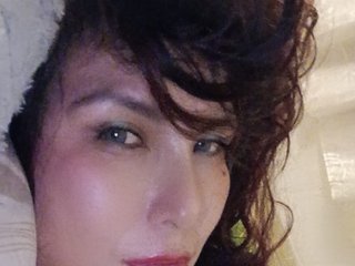 Chat vidéo érotique Evelyn-mature19