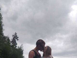 Chat vidéo érotique F0XandM00N