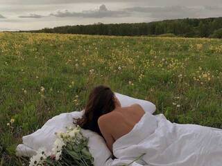 Chat vidéo érotique Faizzah-1