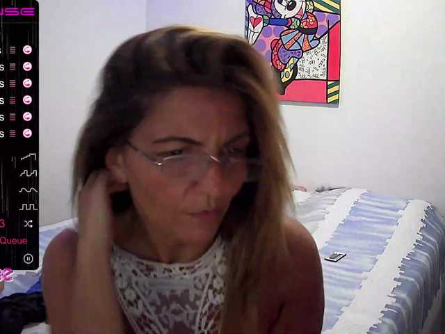Photos Carolain39 hello guys today I need tips to be able to pay the rent of my house help me with tips thanks