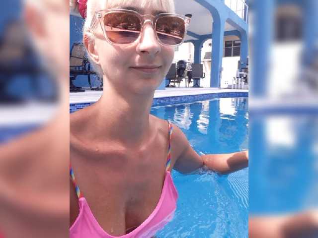 Photos FriskyKat 1 token- kiss, 10 tokens- PM, 100 tokens- flash. @remain nude swimming at goal Should I cum on the water jet? I'm lonely on vacation keep me cumpany.