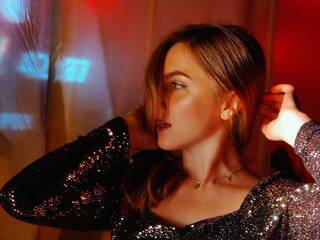 Chat vidéo érotique girl-in-white