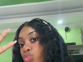 Chat vidéo érotique Hannan-baker