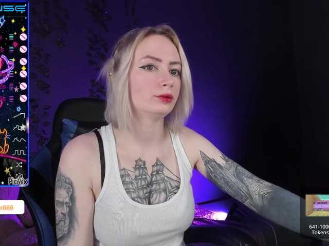 Photos HelenCarter lets play hehe :D tip menu and pvt open! #tattoo #blond #ohmibod #anal #french