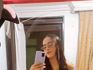 Chat vidéo érotique hellen-69