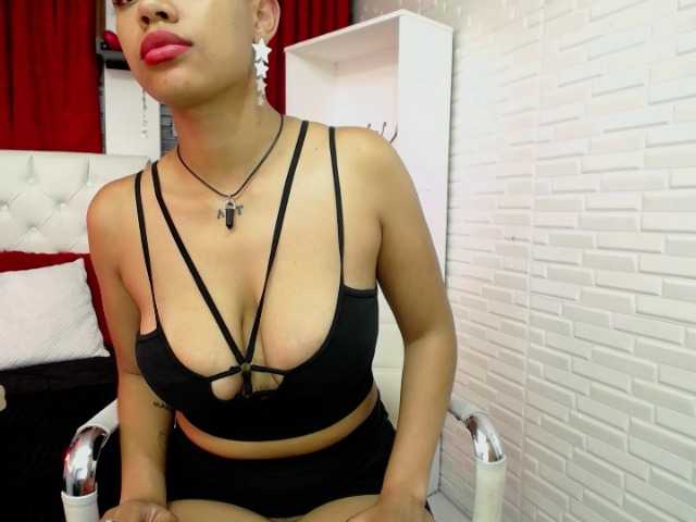 Captures d'écran de diffusion Hellie-moore