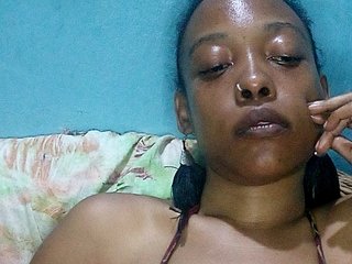 Chat vidéo érotique Hennesy-Camila