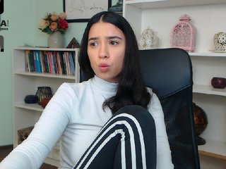 Photos Henriqua #lovenseon #maybe #squirt #lovense #lush #ohmibod #new #cute #teen #brunette #sensual #pussy