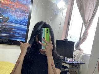 Chat vidéo érotique HilaryRios