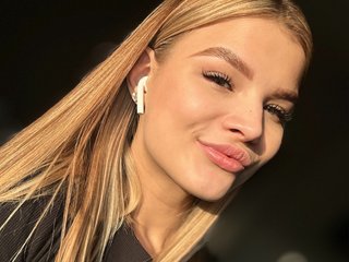 Chat vidéo érotique Holyidol