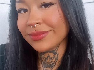 Chat vidéo érotique Honeybluee