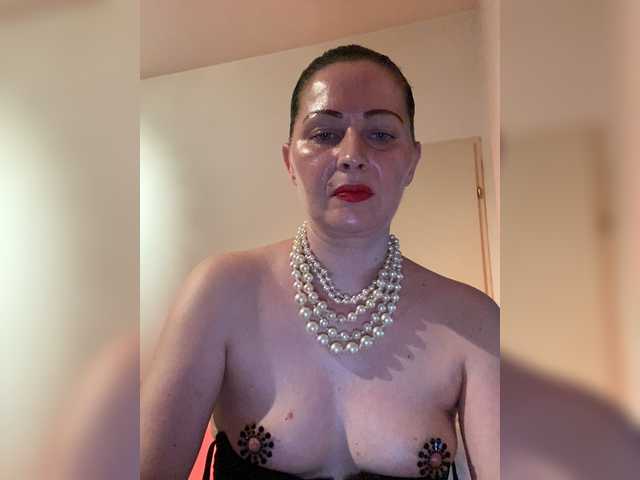 Photos hotlady45 Private Show!! Lick your lips - 20 Tokens Make me horny - 40 Tokens Massages the breasts - 60 Tokens Blow the dildo - 80 Tokens Massage nipples with a dildo - 65 Tokens