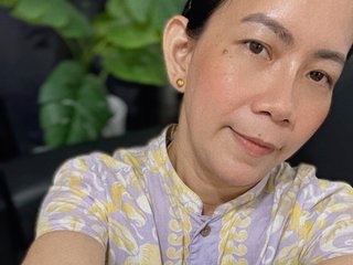 Chat vidéo érotique HotMommaMenu