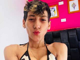 Chat vidéo érotique HottAlexxxa