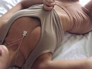 Chat vidéo érotique I-Sofia-1999