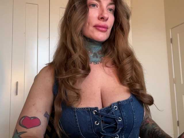 MEAN AMERICAN #​hairyarmpits #​humiliation #​sph #​femdom​ PM (95) TITS (310) ASS (315) Private open