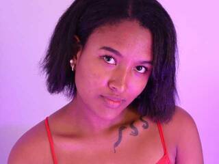 Chat vidéo érotique ilenabrooks