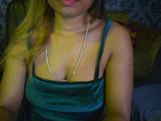 Photos indianpriya 500 tokens for pvt and c2c | deep fingering | squirt show in private |55 tk , 77 tk help me squirt on ultra high #asian #indian