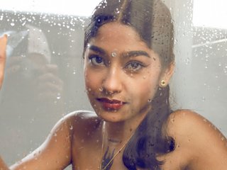 Chat vidéo érotique ishani-