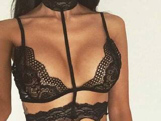 Chat vidéo érotique Jaklina