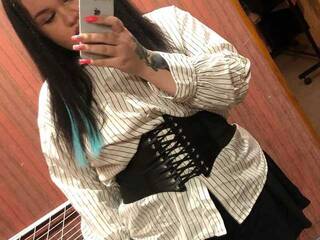 Chat vidéo érotique Jenny--Kiss