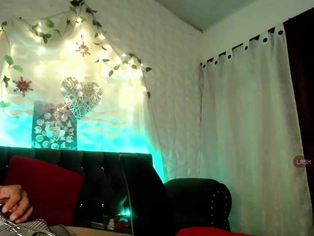 Photos JessRoget hello welcome to my room, where you will live the best shows fun and love