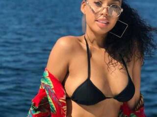 Chat vidéo érotique Jolieculmetisse