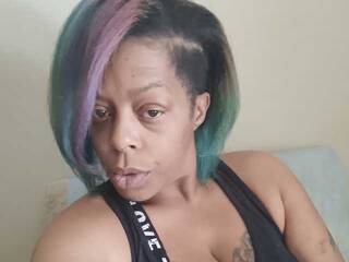 Chat vidéo érotique JuicceHoneyPot