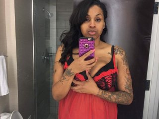 Chat vidéo érotique JuicyColey