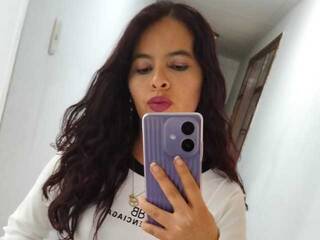 Chat vidéo érotique Juliana-rosee