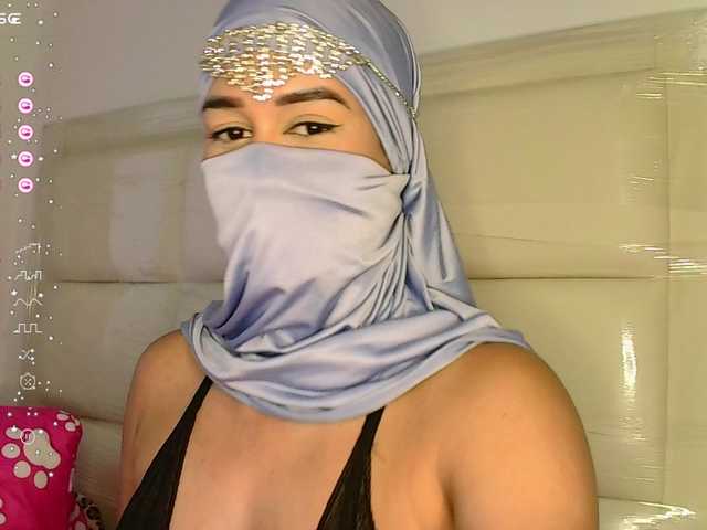 Photos kaalinda1 New Arab girl in this environment, shy but wanting to know everything that is related