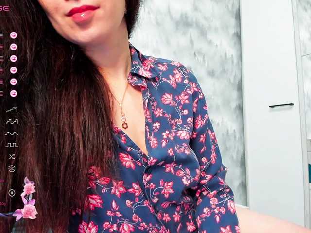 Photos KariFlower Welcome to my room, I am Karina: P all exciting mood, good and love !!) Tokens only in a common chat. Before the Privat, write in PM Favorite vibrations 6, 16,26, 51, 160 :P show with a toy @total