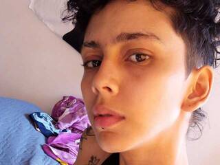 Chat vidéo érotique Karla98