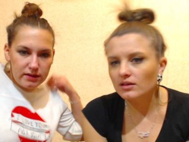 Captures d'écran de diffusion SEX-THREESOME