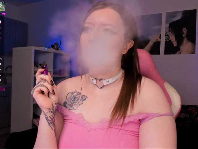 Photos KarolinaQueen @remain For gaming videocard ♡ Wish the best mood to you ♡ Lovens from 2tk, before pvt tip 200tk and write in pm ♡ I make hot shows, like to communicate and play in Mobile Legends