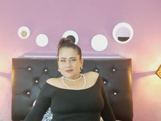 Chat vidéo érotique KathiaHunt