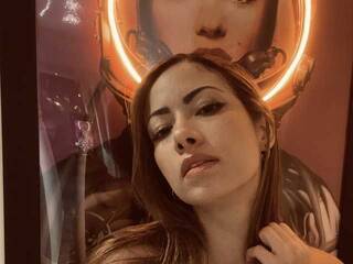 Chat vidéo érotique kathy-monroe