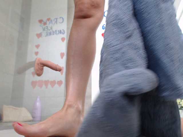 Captures d'écran de diffusion KinkyMoni