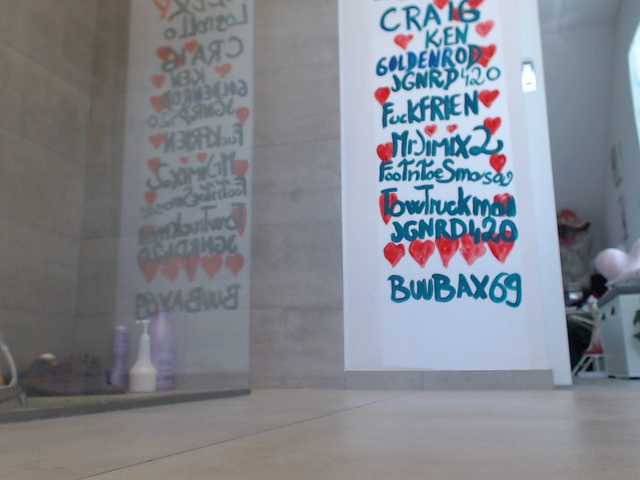 Captures d'écran de diffusion KinkyMoni