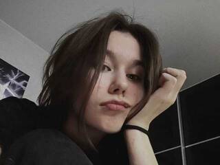 Chat vidéo érotique KiraTwinkie