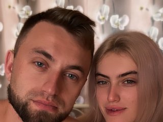 Chat vidéo érotique KrissAndVanessa