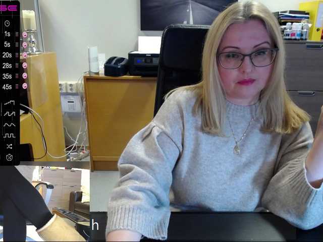Photos KristinaKesh At the office. Lush ON! Privats welcome!!! 150 tok before pvt! Tips only in public chat matter:) Lush reactiong from 3 tok.
