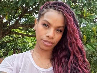 Chat vidéo érotique kuky-curly